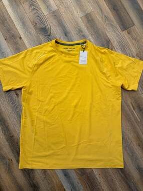 NWT Peter Millar Crown Performance T-Shirt Yellow Size L